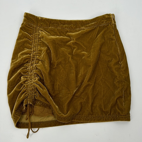 Free People Dresses & Skirts - Free People skirt size 4 velvet gold mini